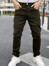 Load image into Gallery viewer, New Men's Denim Pants for 2025 Casual and Versatile Straight Fit with Waist Tuck Available in Multiple Fashionable Colors