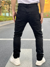 Load image into Gallery viewer, New Men's Denim Pants for 2025 Casual and Versatile Straight Fit with Waist Tuck Available in Multiple Fashionable Colors
